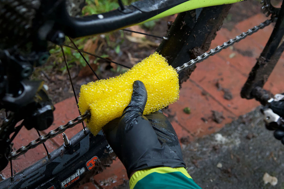 Fenwick's Chain Cleaning Sponge – Condor Cycles